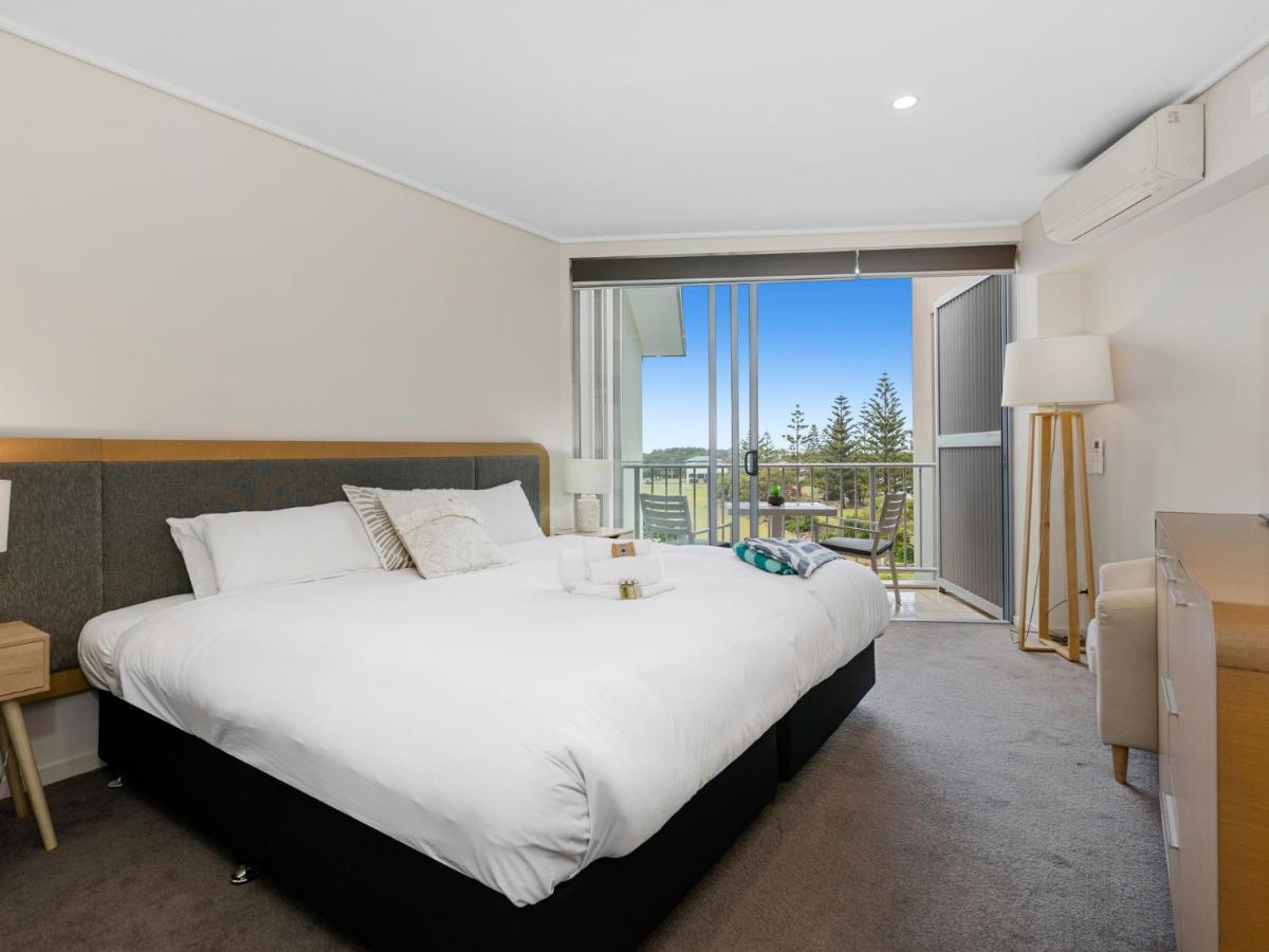 Resort Rooms At Bells Boulevard Kingscliff Exterior photo