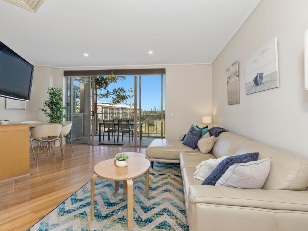 Resort Rooms At Bells Boulevard Kingscliff Exterior photo